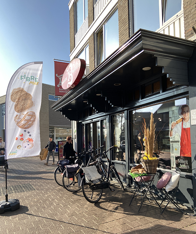 bakkerij bekkers ingang van de winkel in Sint Oedenrode met ruime keuze in brood en banket